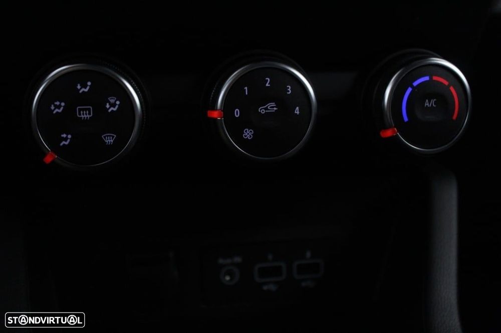 Renault Clio 1.5 Blue dCi Evolution - 29