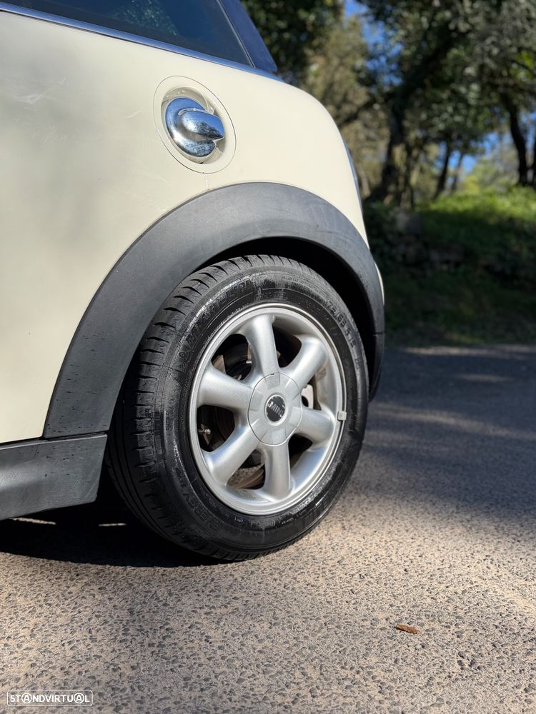 MINI 3 Portas Cooper D - 18