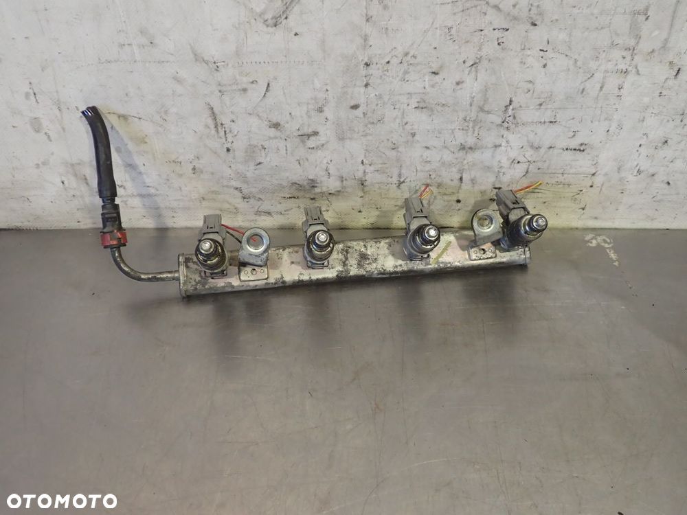 LISTWA WTRYSKOWA WTRYSKI MITSUBISHI COLT VI Z30  MR988977 - 1