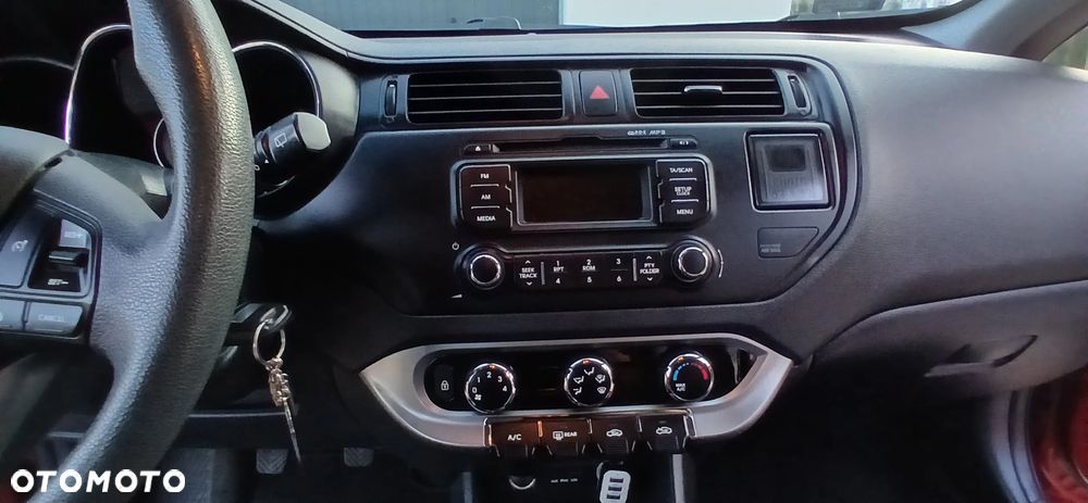 Kia Rio 1.4 crdi L - 23