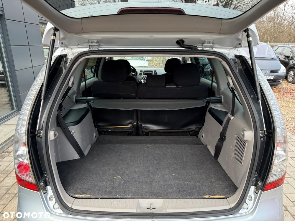 Mitsubishi Grandis 2.4 Inform - 24