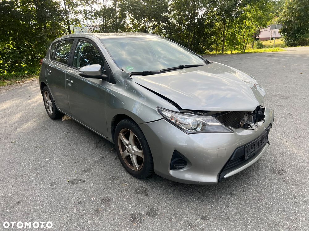 Toyota Auris 1.33 Dual-VVT-i Edition - 1