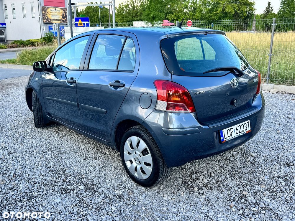Toyota Yaris - 12