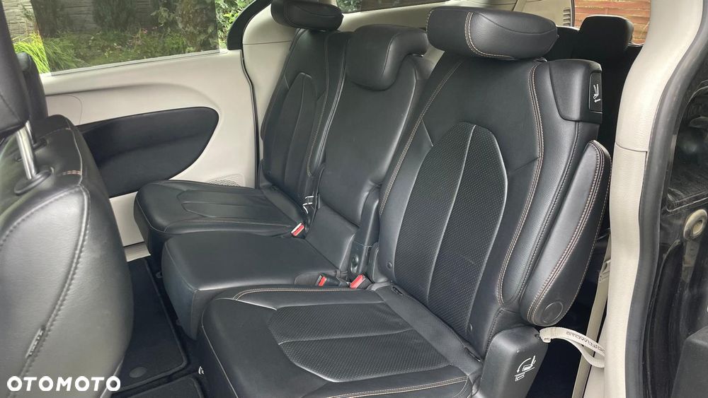 Chrysler Pacifica - 13