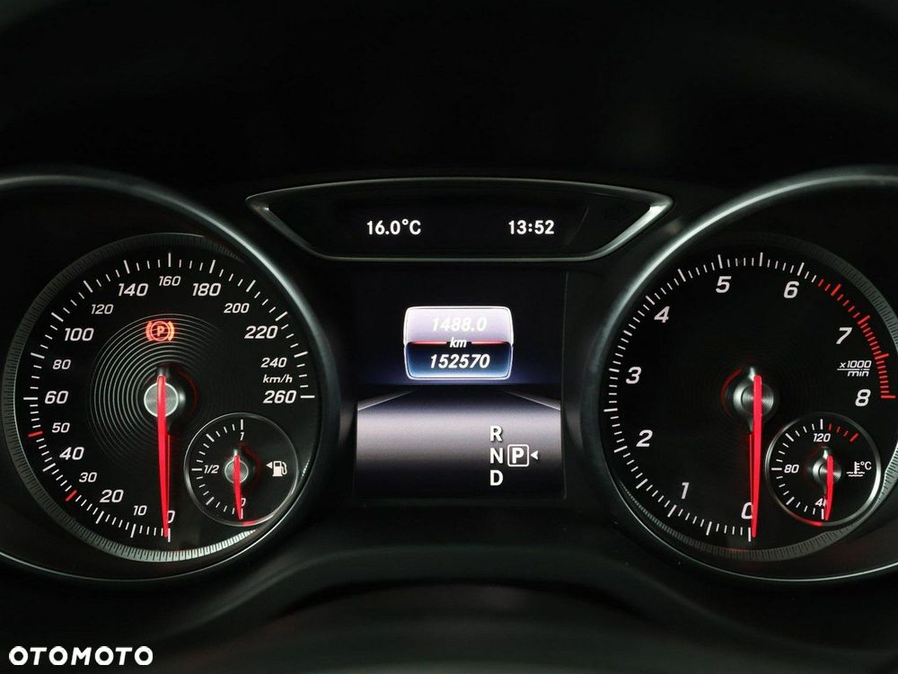 Mercedes-Benz CLA 180 7G-DCT Urban - 23