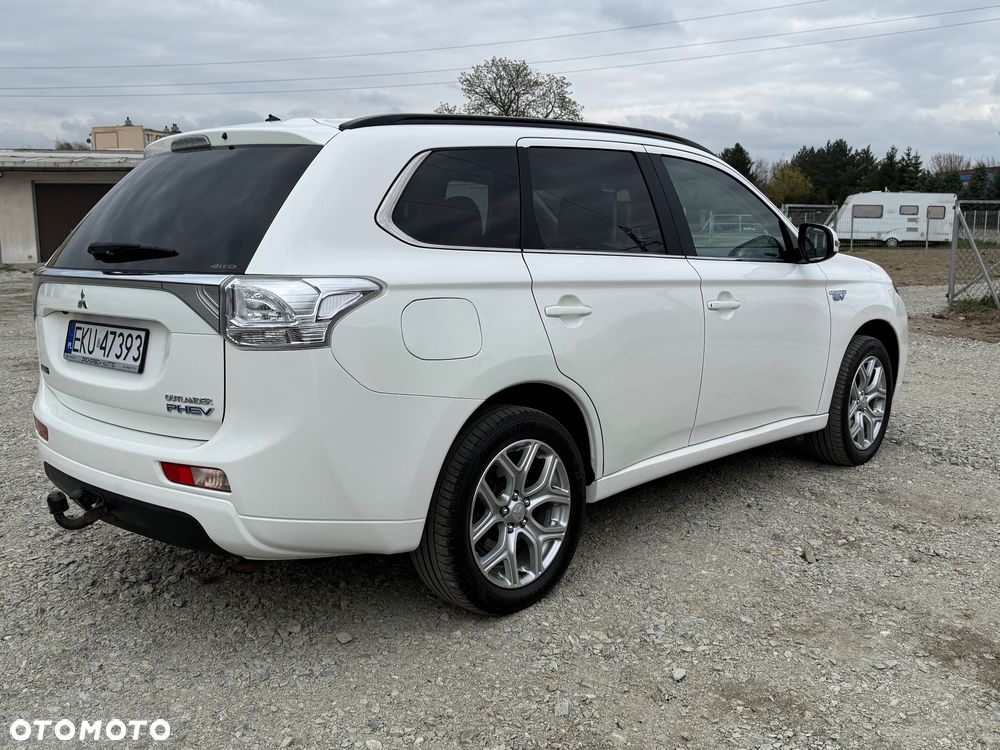 Mitsubishi Outlander 2.0 4WD Top - 11