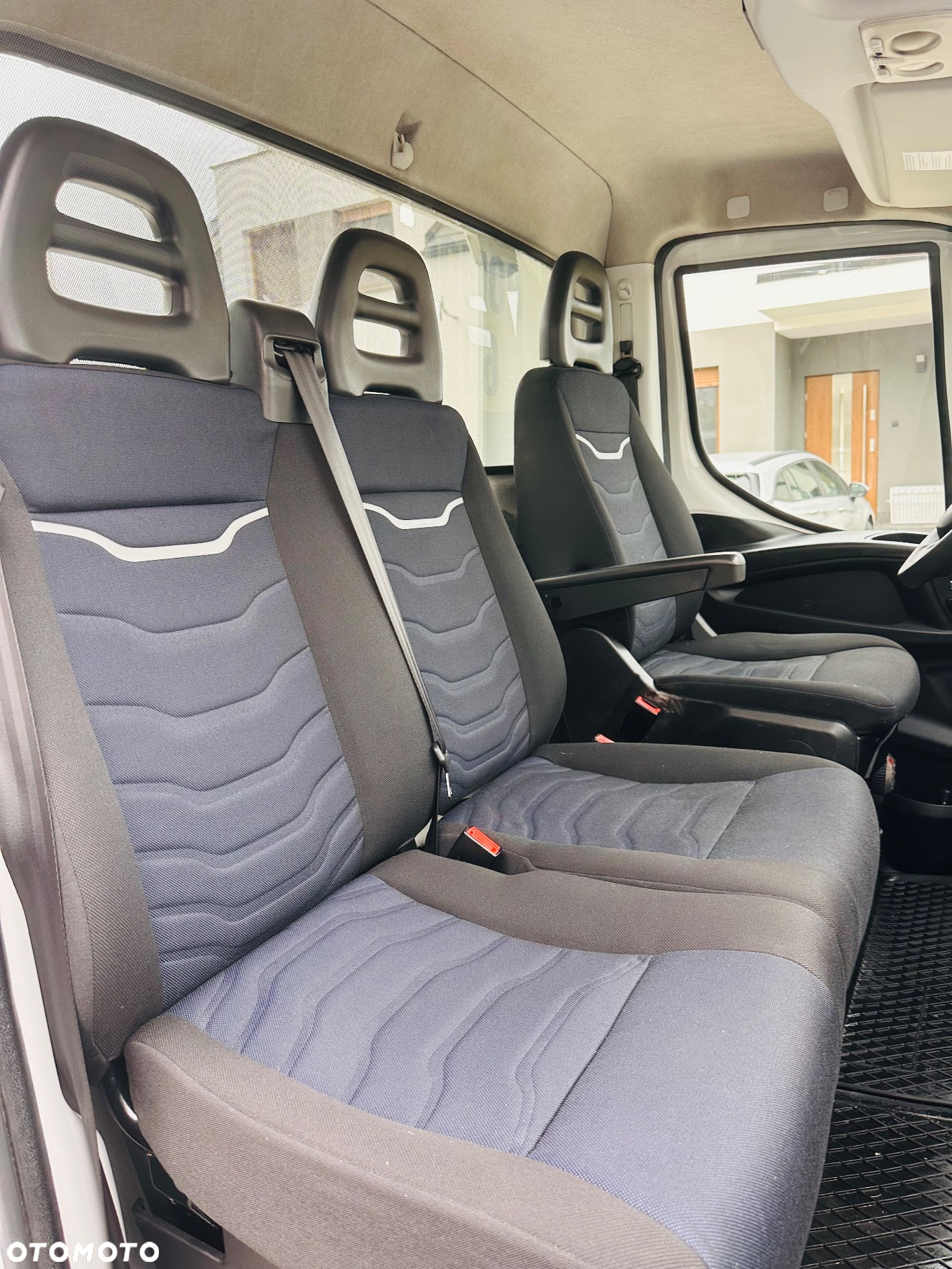 Iveco DAILY - 12