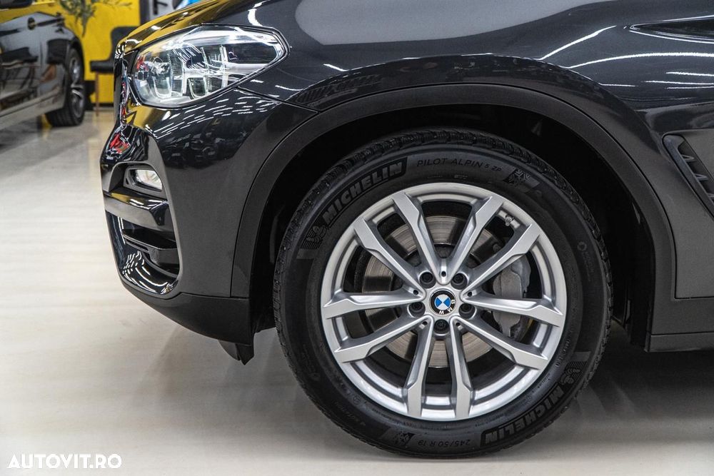 BMW X3 xDrive30i AT Luxury Line - 40