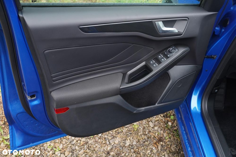 Ford Focus 1.0 EcoBoost mHEV ST-Line X - 10