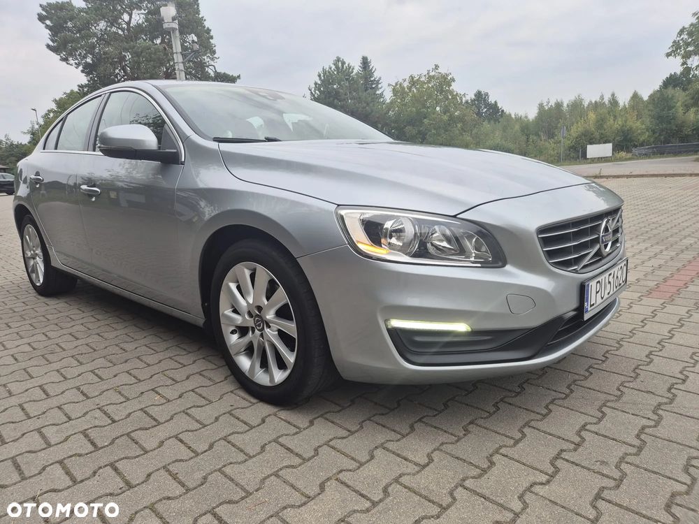 Volvo S60 D2 Momentum - 1