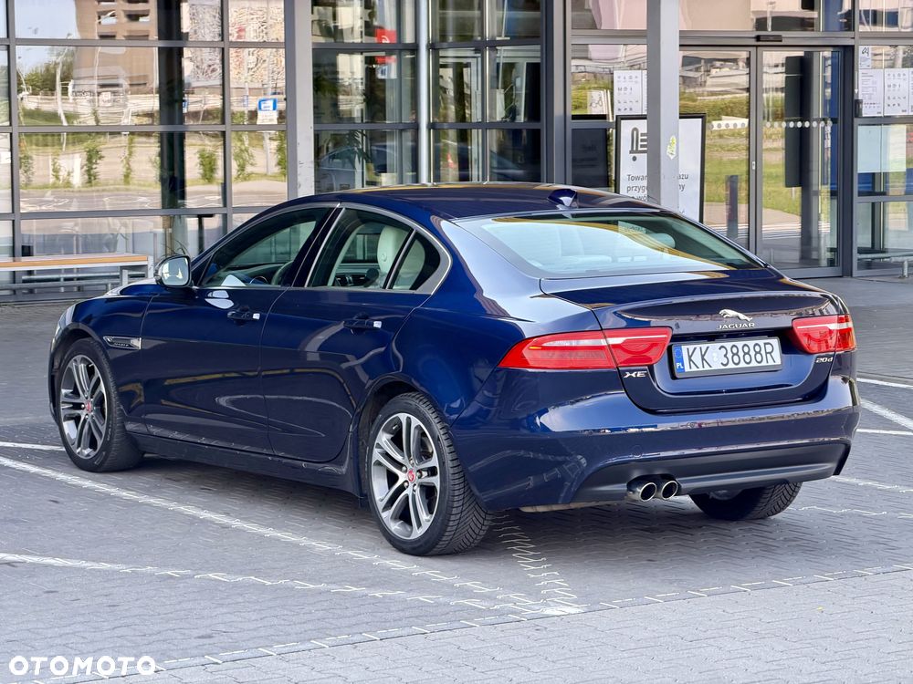 Jaguar XE 20d Pure - 6