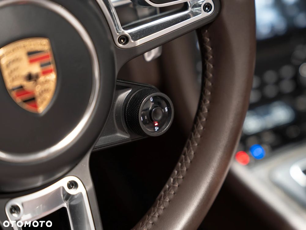 Porsche 911 - 32