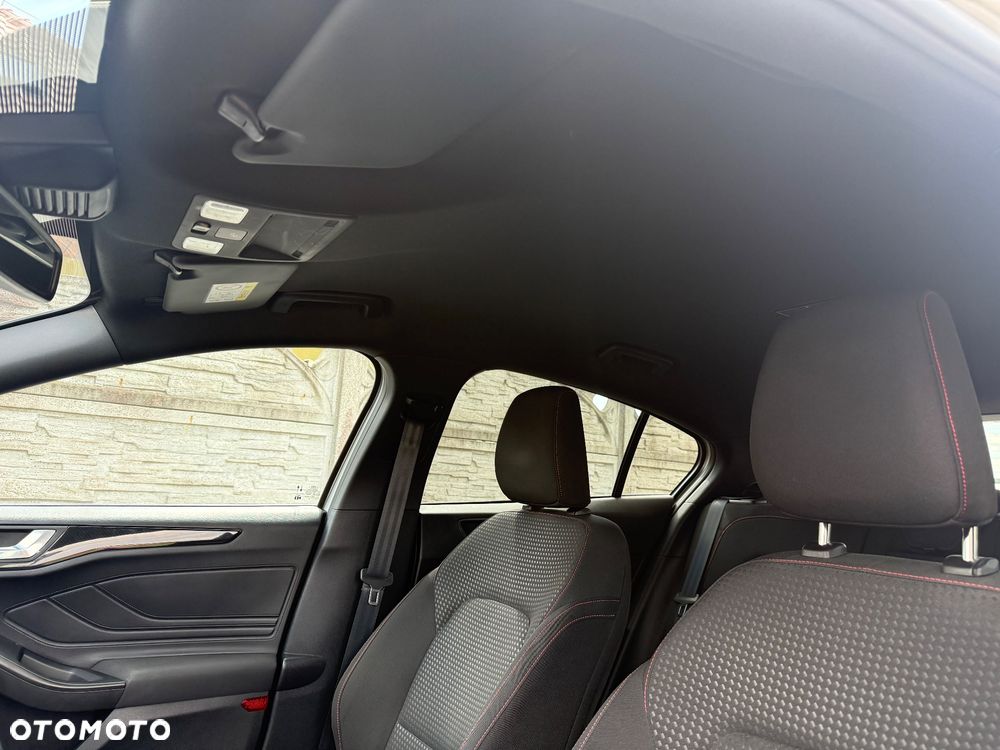 Ford Focus 1.0 EcoBoost Hybrid ST-LINE X - 19