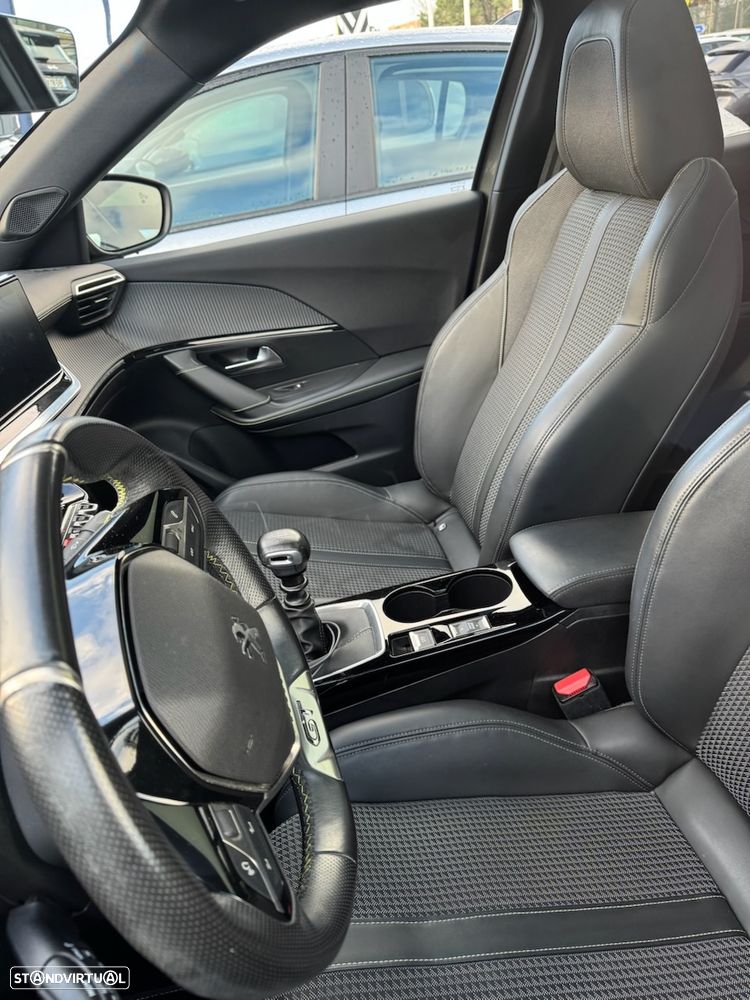 Peugeot 2008 1.2 PureTech GT Line - 9