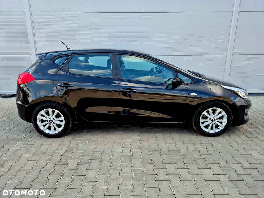 Kia Ceed 1.4 L - 6