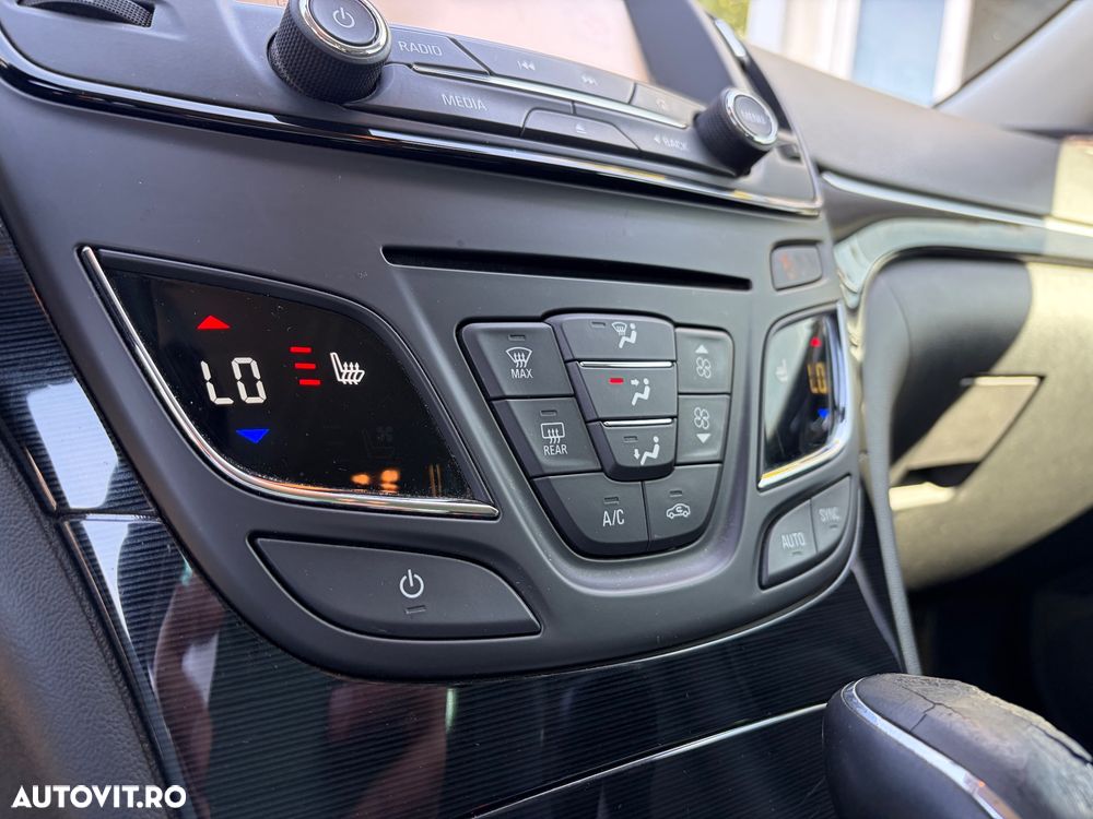 Opel Insignia 2.0 CDTI ECOTEC 4X4 Country Aut. - 19