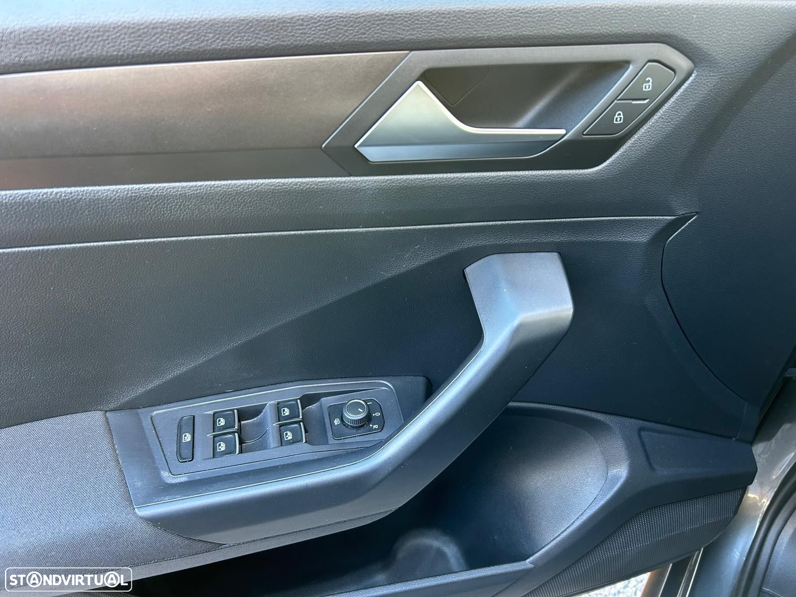 VW T-Roc 1.6 TDI Style - 43