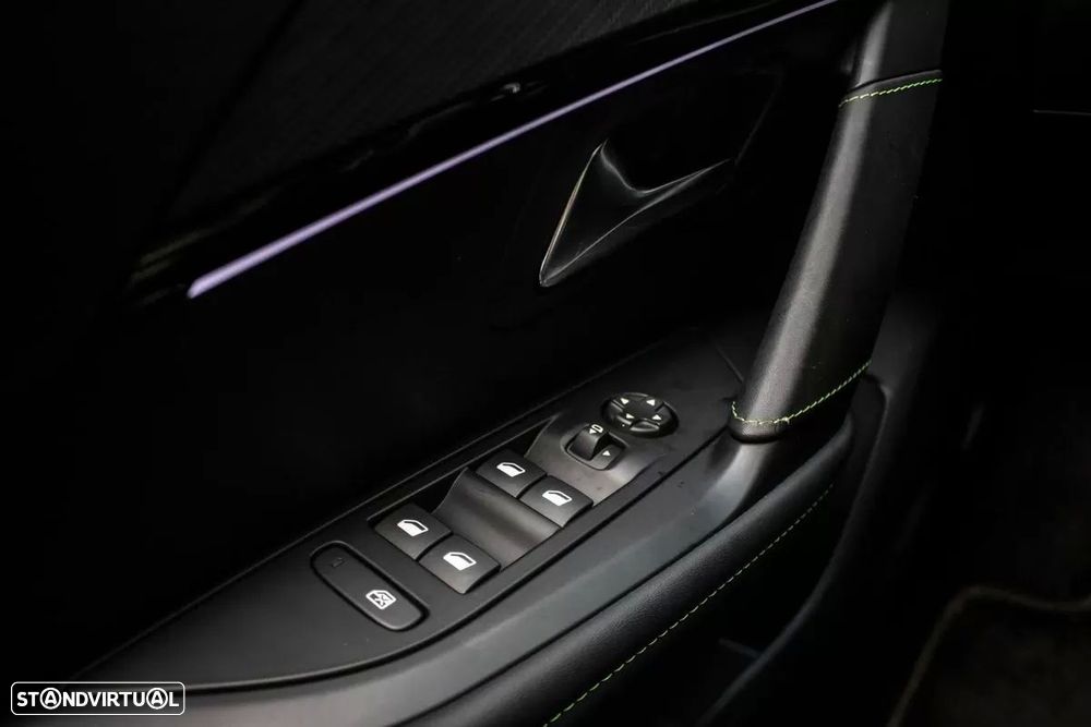 Peugeot 208 1.2 Hybrid GT e-DCS6 - 19