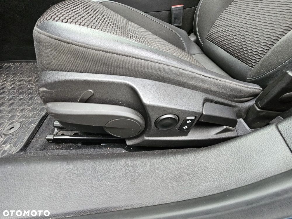 Opel Insignia - 15