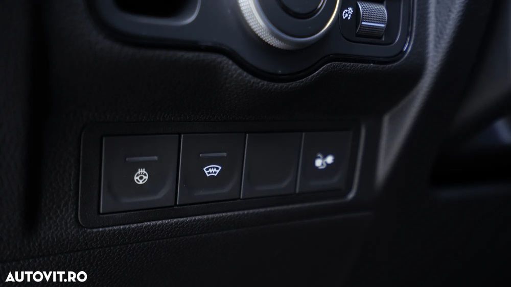 Mercedes-Benz EQT - 11