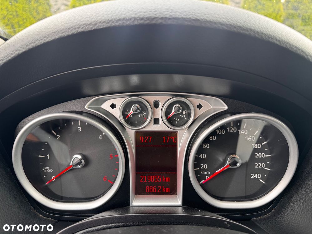 Ford Kuga 2.0 TDCi 2x4 Titanium - 26