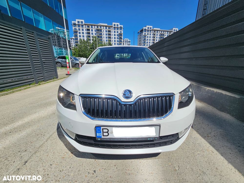 Skoda Octavia 1.6 TDI AMBITION - 9