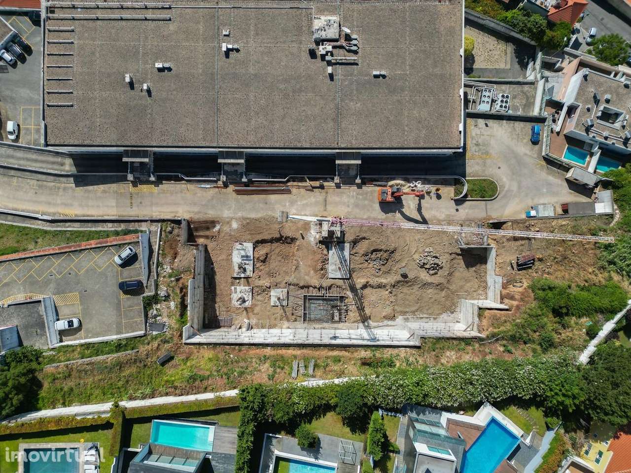 Descubra a exclusividade deste fantástico condomínio privado, situado - Grande imagem: 2/3