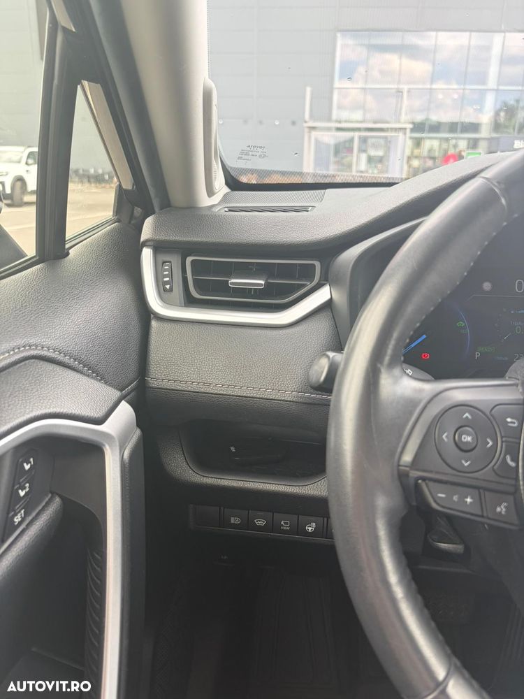 Toyota RAV4 - 8