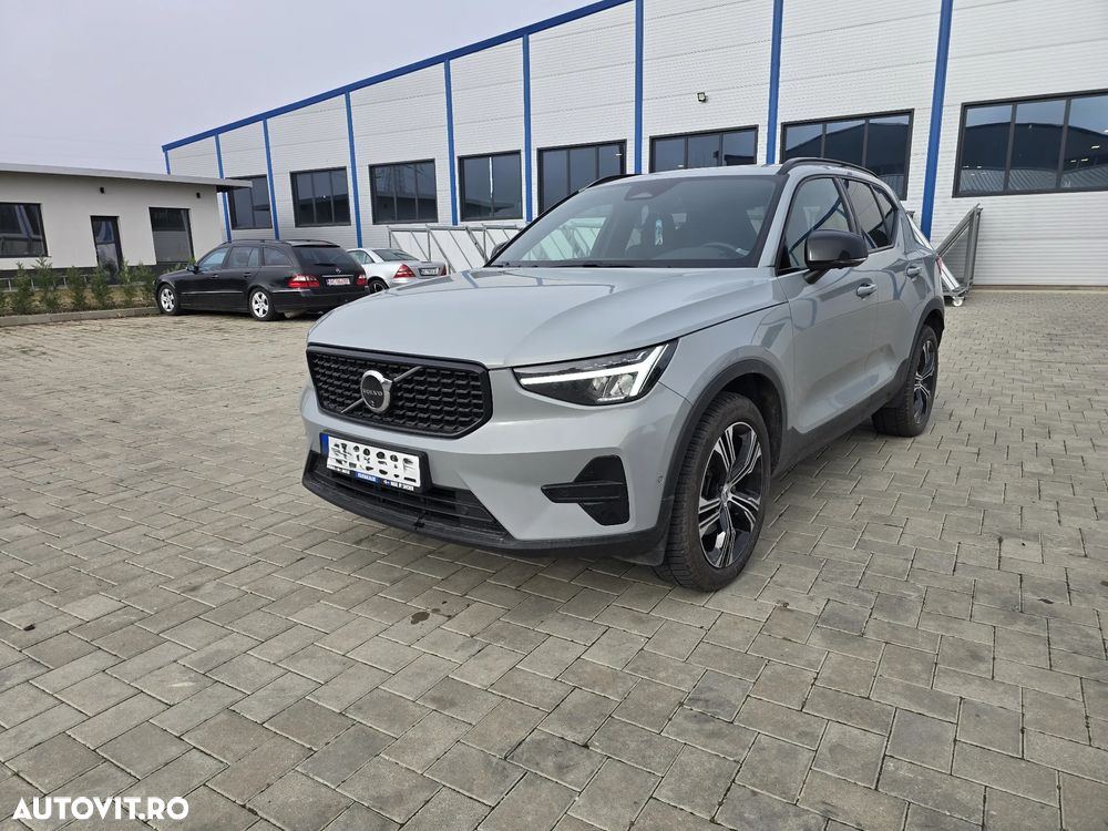 Volvo XC 40 B4 AT FWD MHEV Ultimate Dark - 1