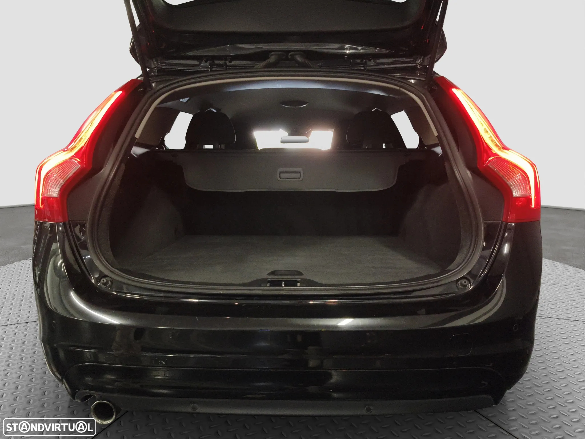 Volvo V60 1.6 D2 Drive Momentum Start/Stop - 27