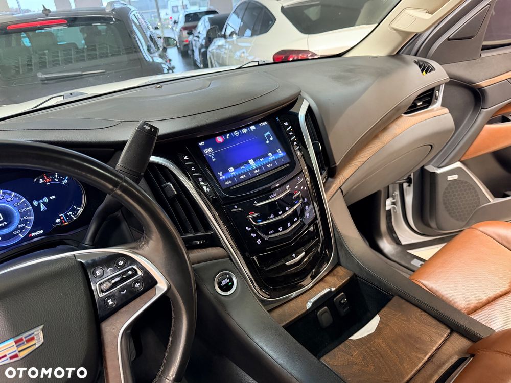 Cadillac Escalade - 27