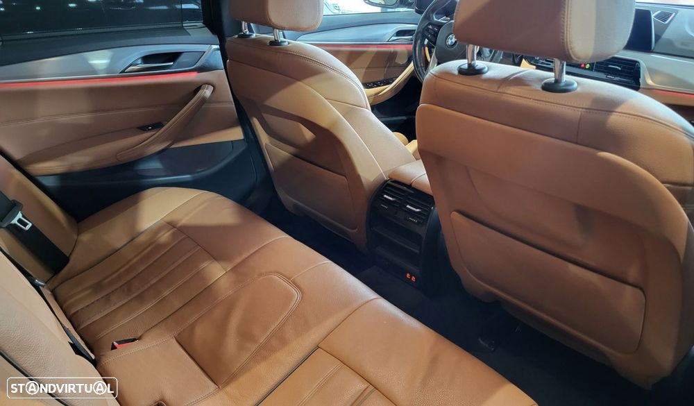 BMW 520 d Pack Desportivo M Auto - 13