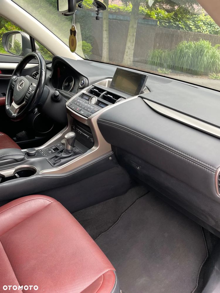 Lexus NX 300h Comfort AWD - 13