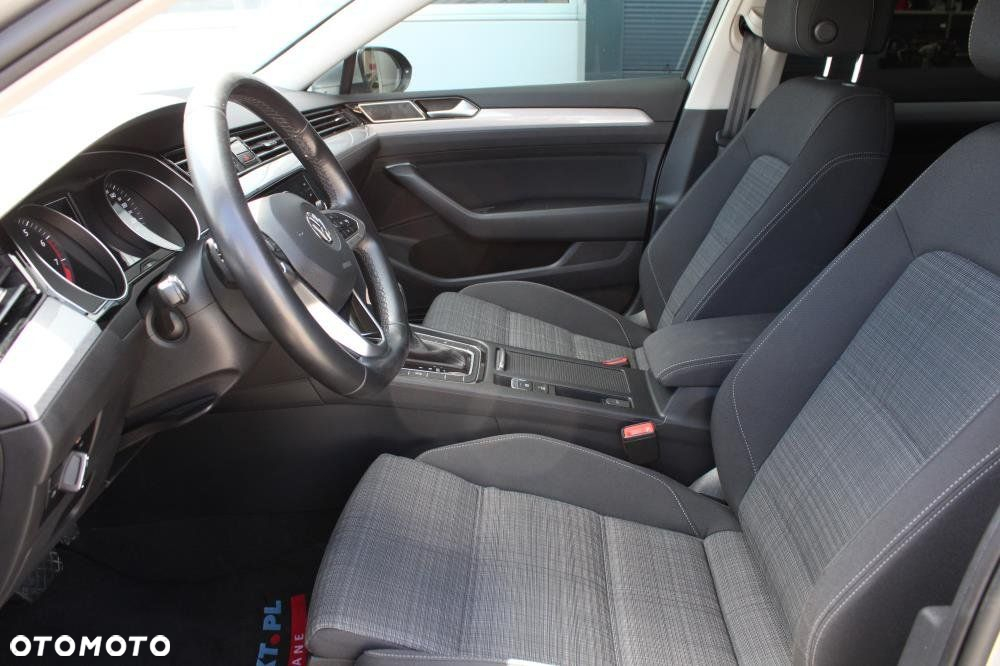 Volkswagen Passat - 9