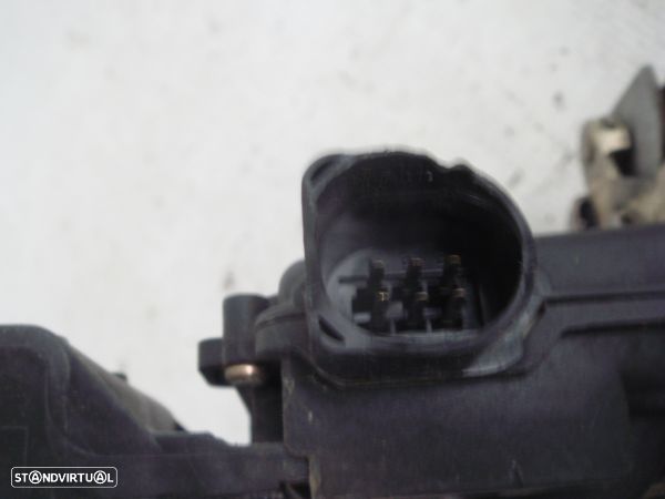 Fecho Da Porta Trás Esq Volkswagen Passat (3B3) - 3