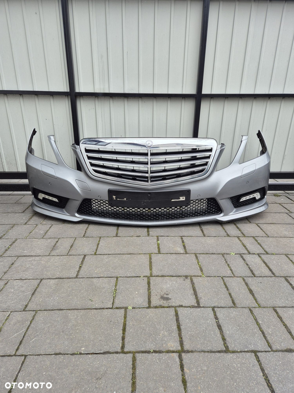 Zderzak przód mercedes w212 e klasa AMG rok 10 spryski 6xpdc C772