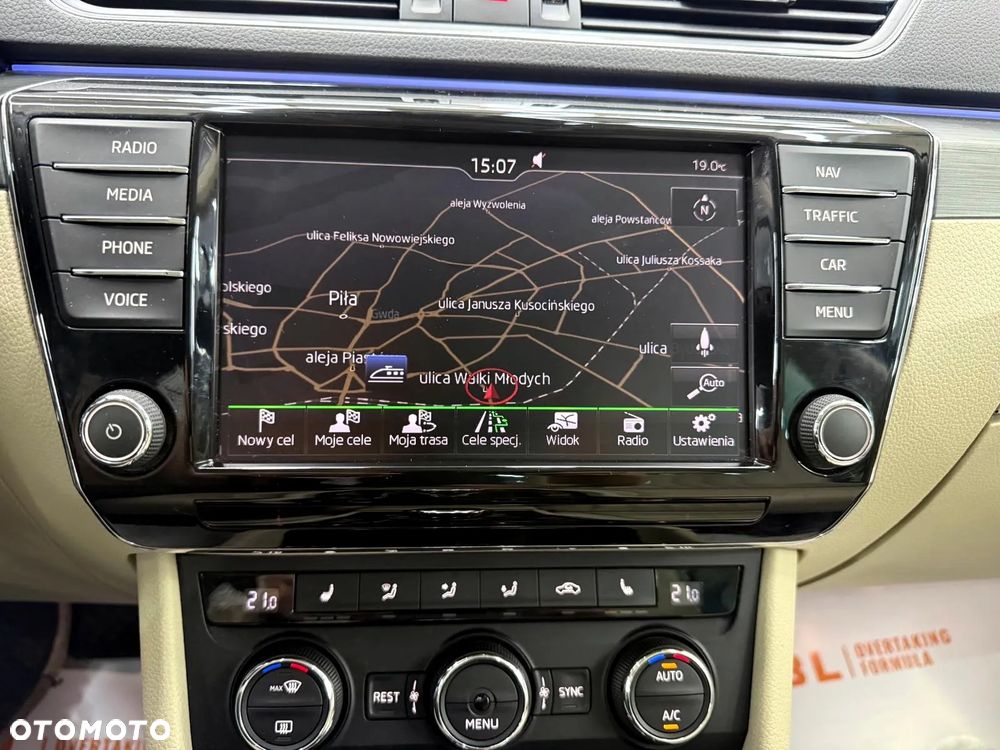Skoda Superb 2.0 TDI DSG Style - 18