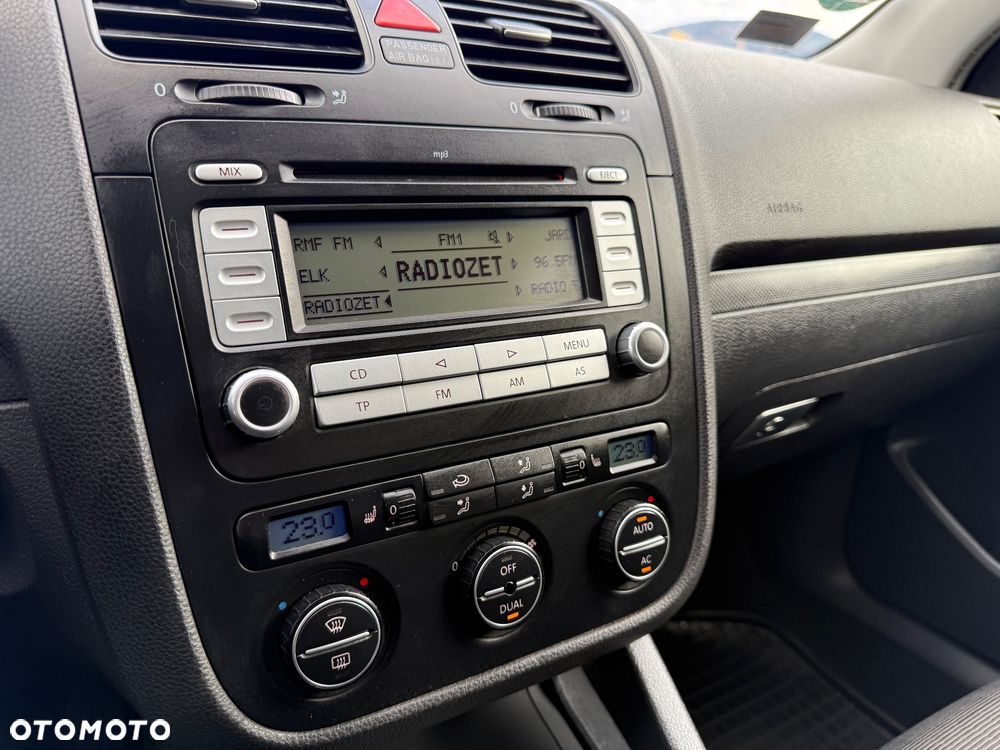 Volkswagen Golf V 1.6 Sportline - 26