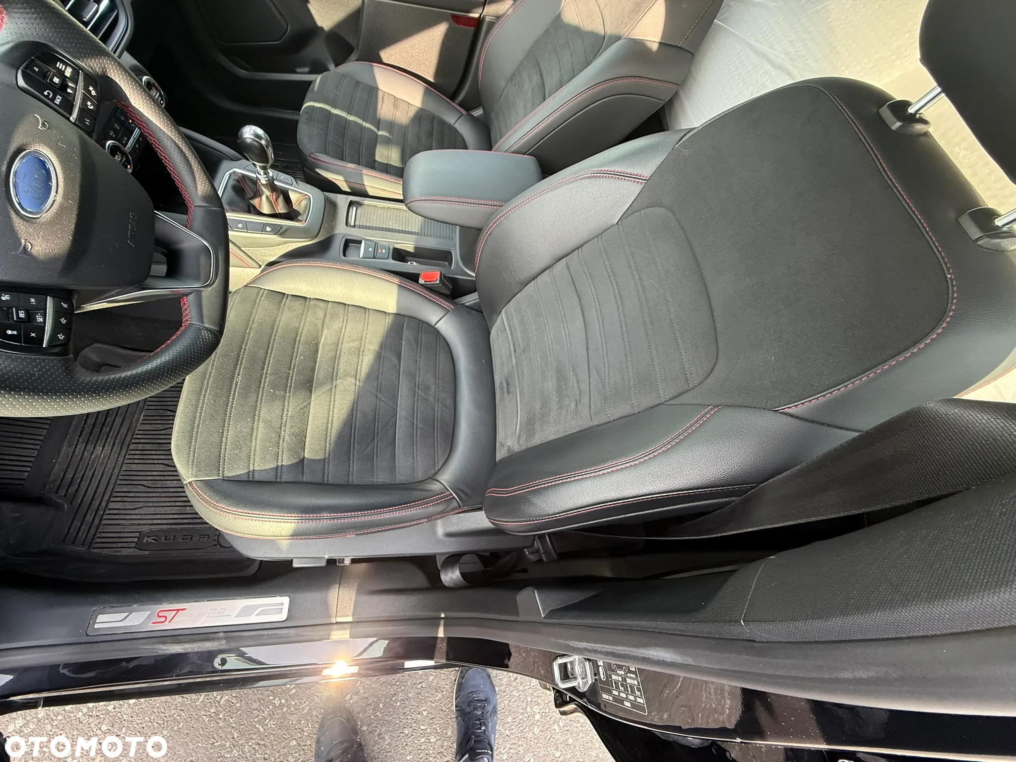 Ford Kuga 1.5 EcoBoost FWD ST-Line X - 13
