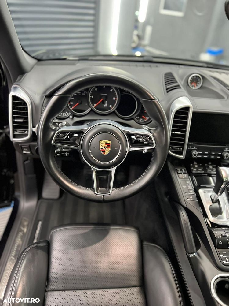 Porsche Cayenne Platinum Edition - 3
