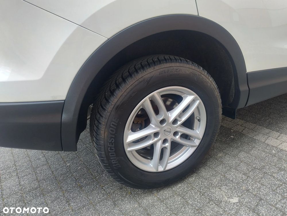 Nissan Qashqai 1.2 DIG-T Xtronic N-Vision - 37