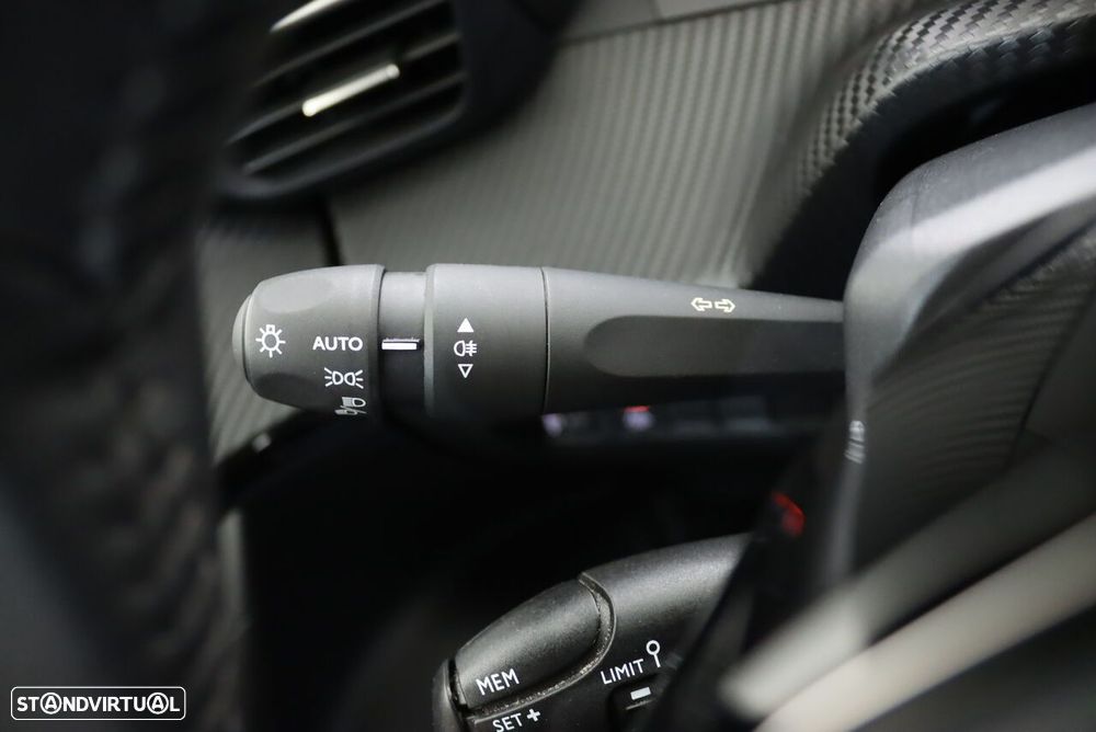 Peugeot e-2008 50 kWh Active Pack - 21