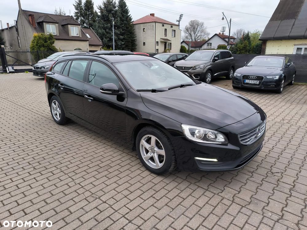 Volvo V60 D2 Drive-E Dynamic Edition (Kinetic) - 2