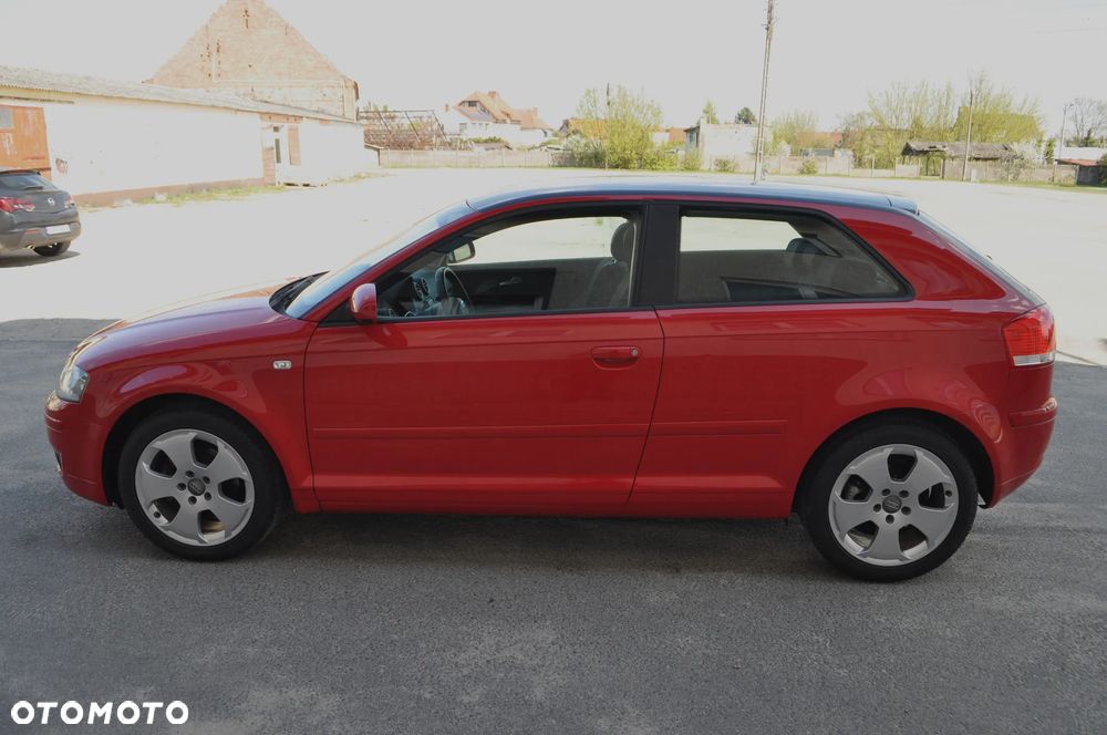 Audi A3 3-drzwiowe 2.0 FSI Attraction - 4