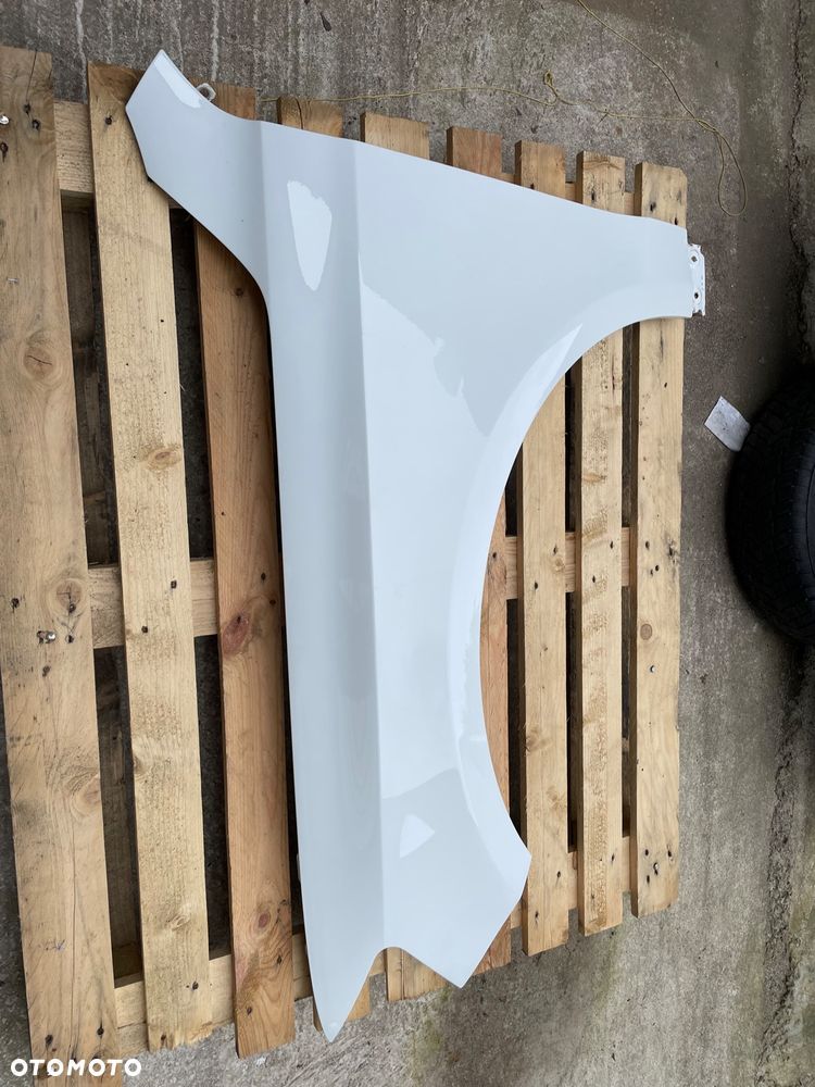 BŁOTNIK LEWY PRZÓD PRZEDNI AUDI Q5 I 8R0 BIAŁY - 13