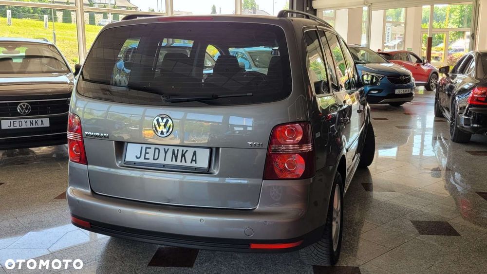 Volkswagen Touran - 9
