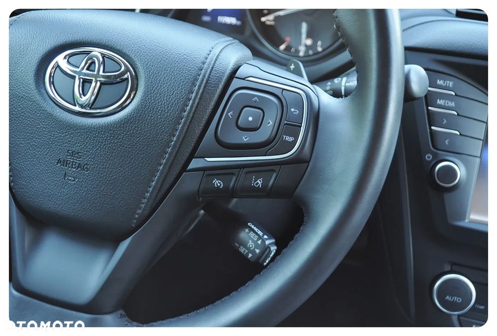 Toyota Avensis Touring Sports 1.8 Multidrive S Business Edition - 37