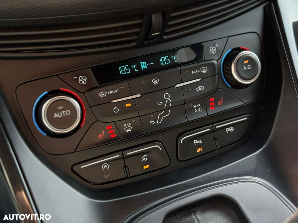 Ford Kuga 2.0 TDCi 4WD Powershift ST-Line - 31