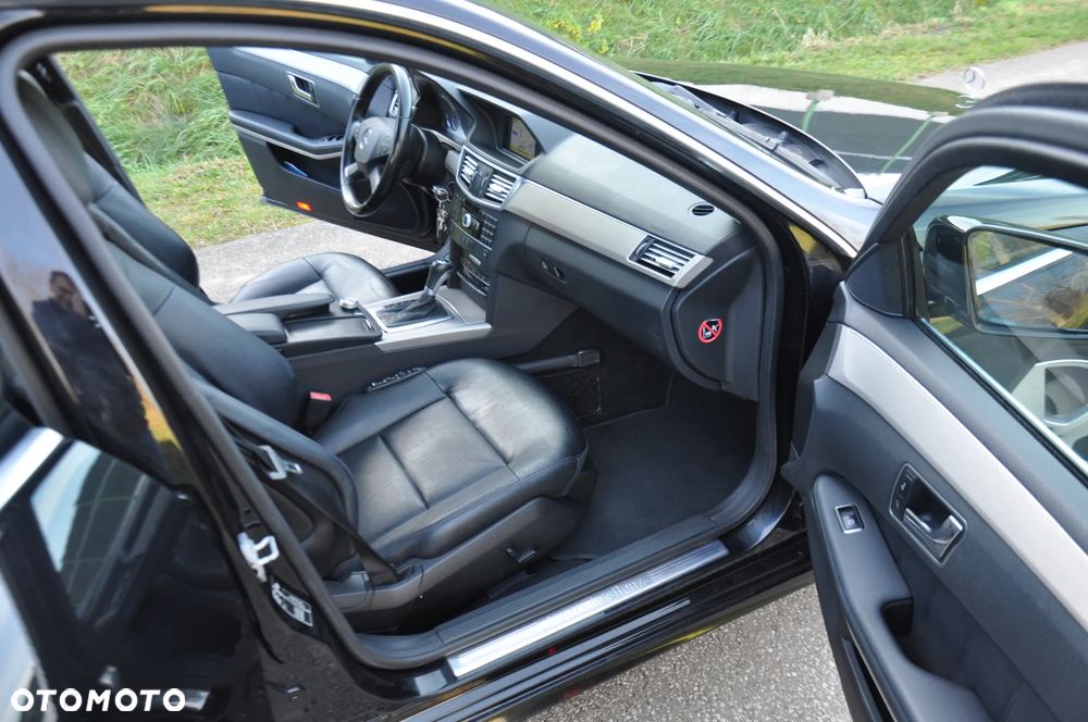 Mercedes-Benz Klasa E 250 CDI 7G-TRONIC - 19