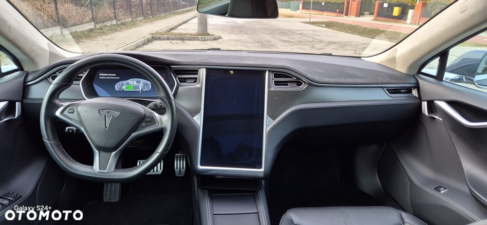 Tesla Model S - 19